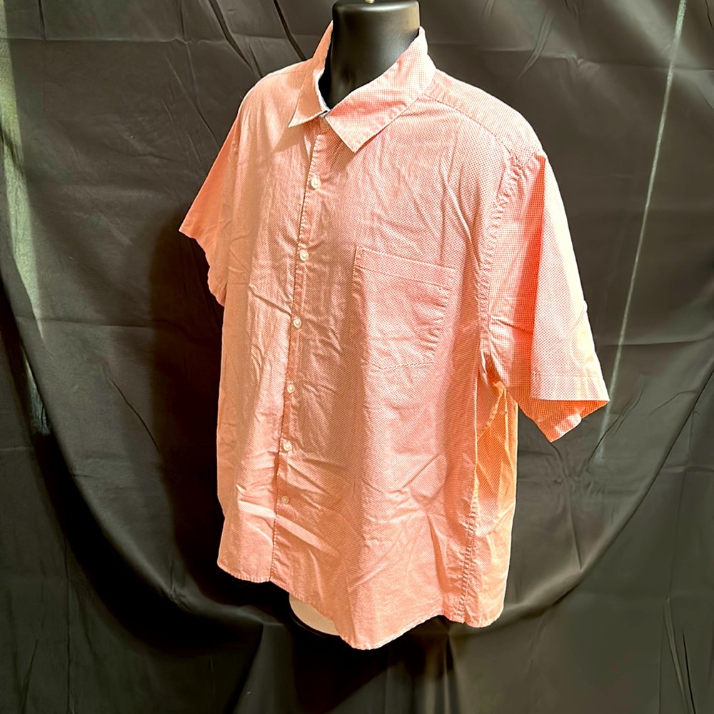 Claiborn slim fit short sleeve button down. Size XXL. Mens. Pink.